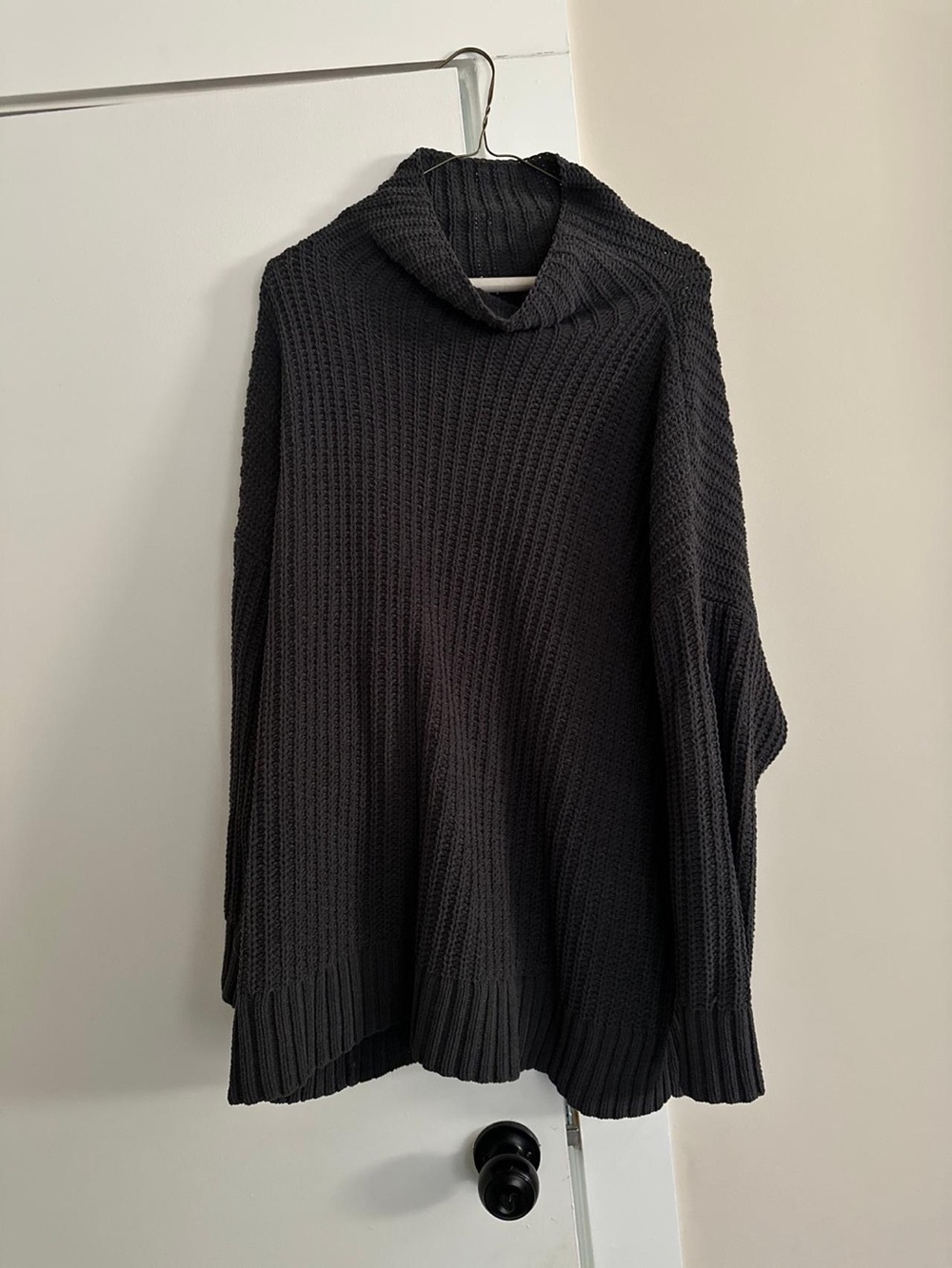 Men's Black Ribbed Turtleneck Sweater
